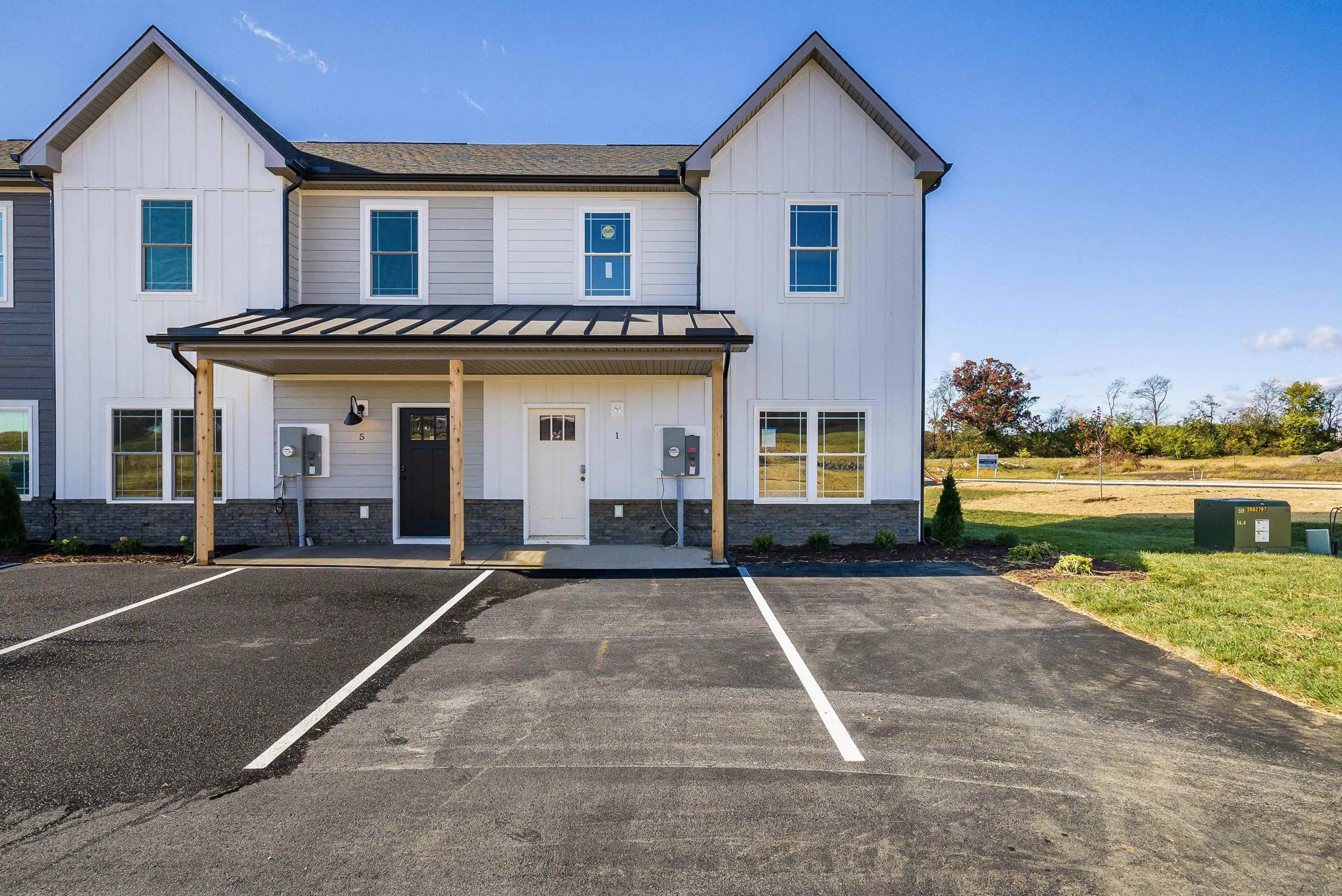 1 Barnyard Cir, Bridgewater