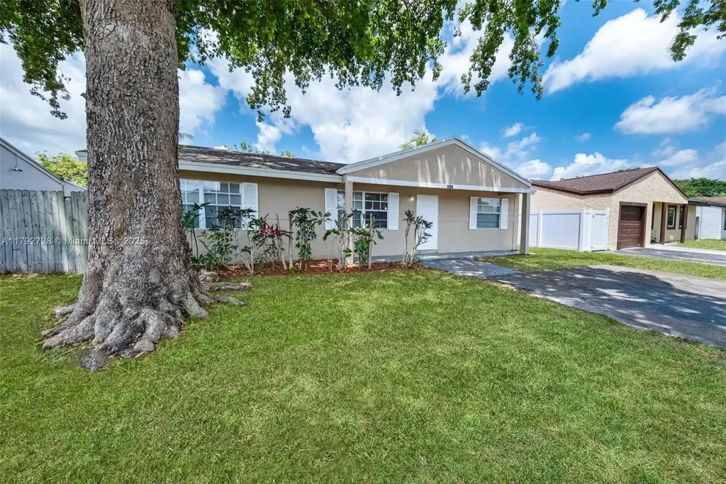 1251 Sw 73rd Ave, North Lauderdale