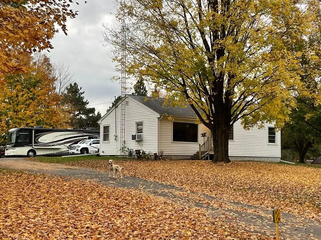 1879 Cth B, Pelican Lake