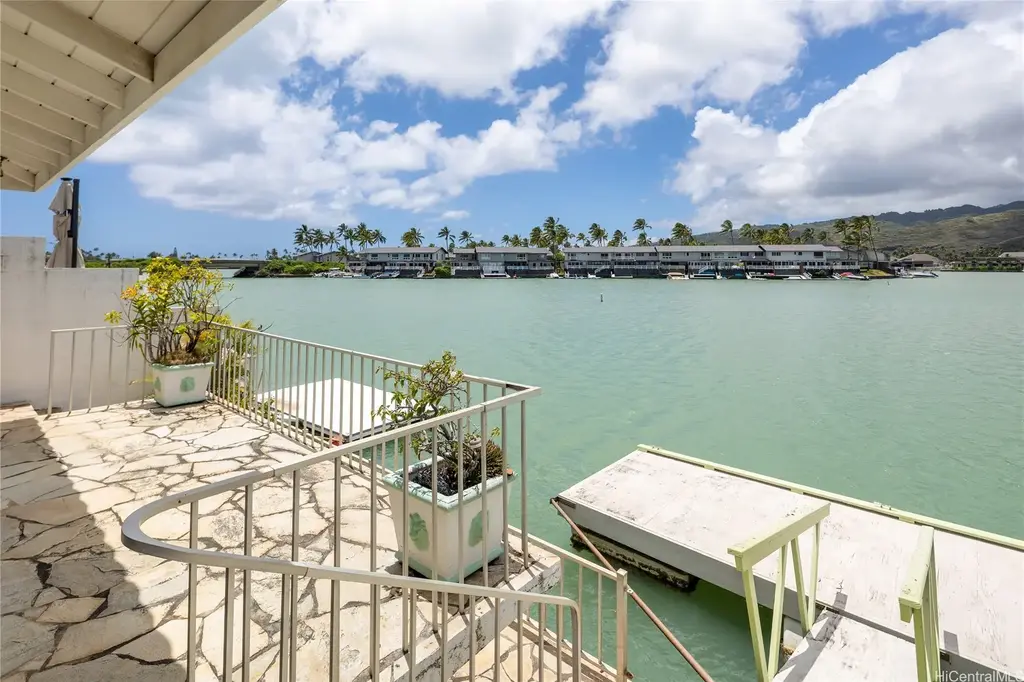 675 Kaumakani Street, Honolulu