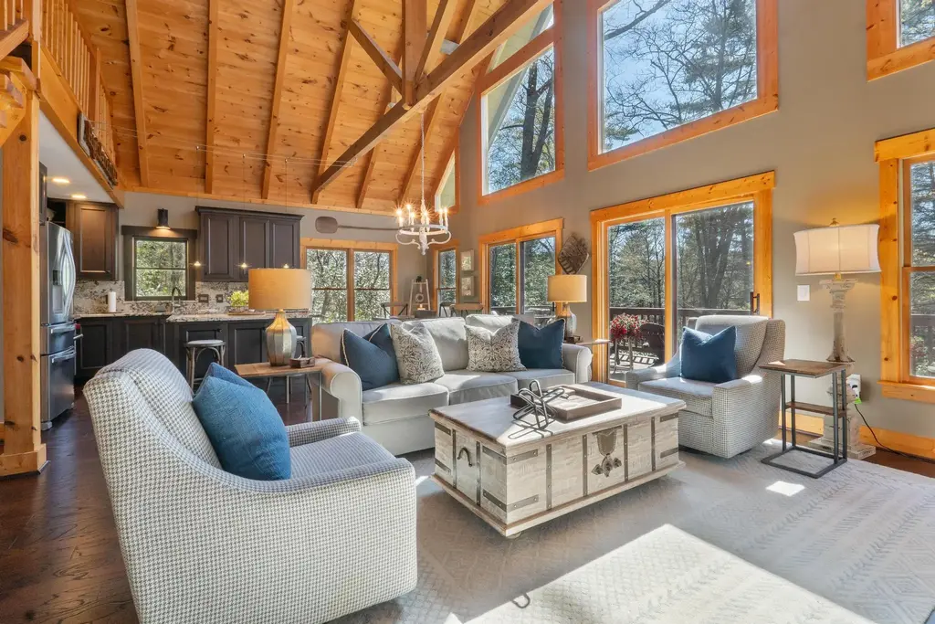 69 Holt Cottage Lane, Highlands