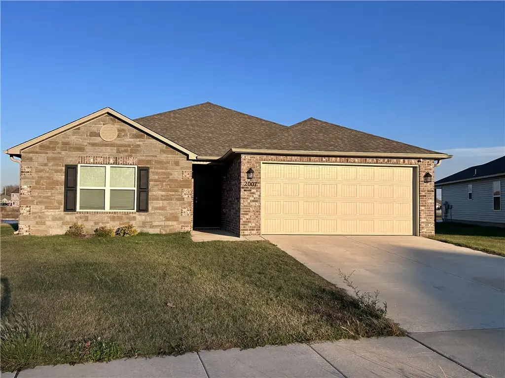 2007 Fennec Street, Siloam Springs