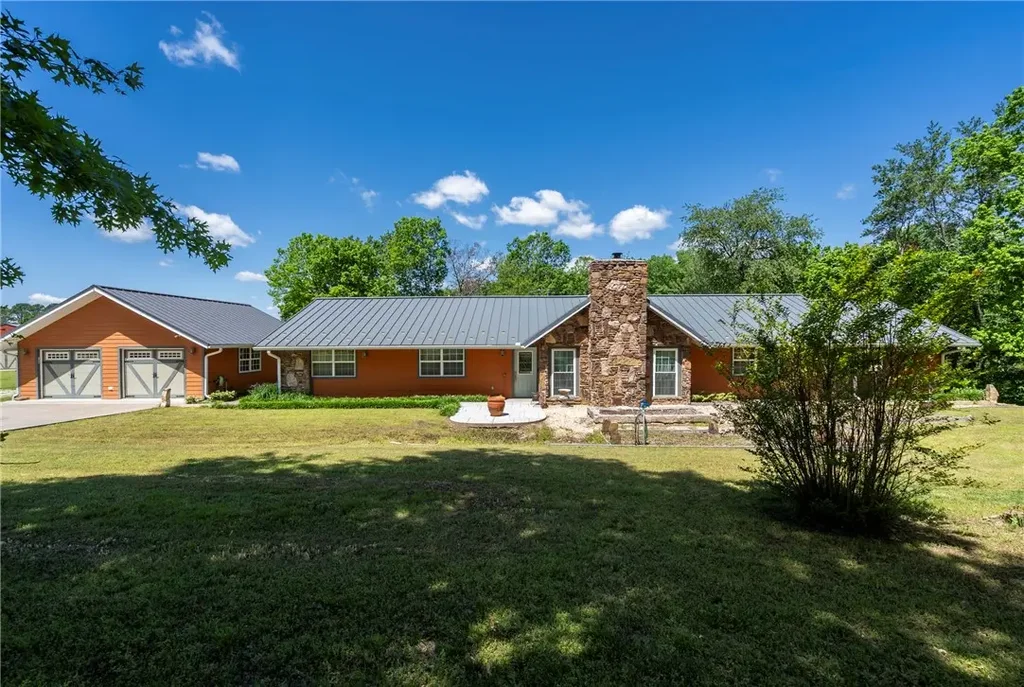 22024 Brooks Road, Siloam Springs