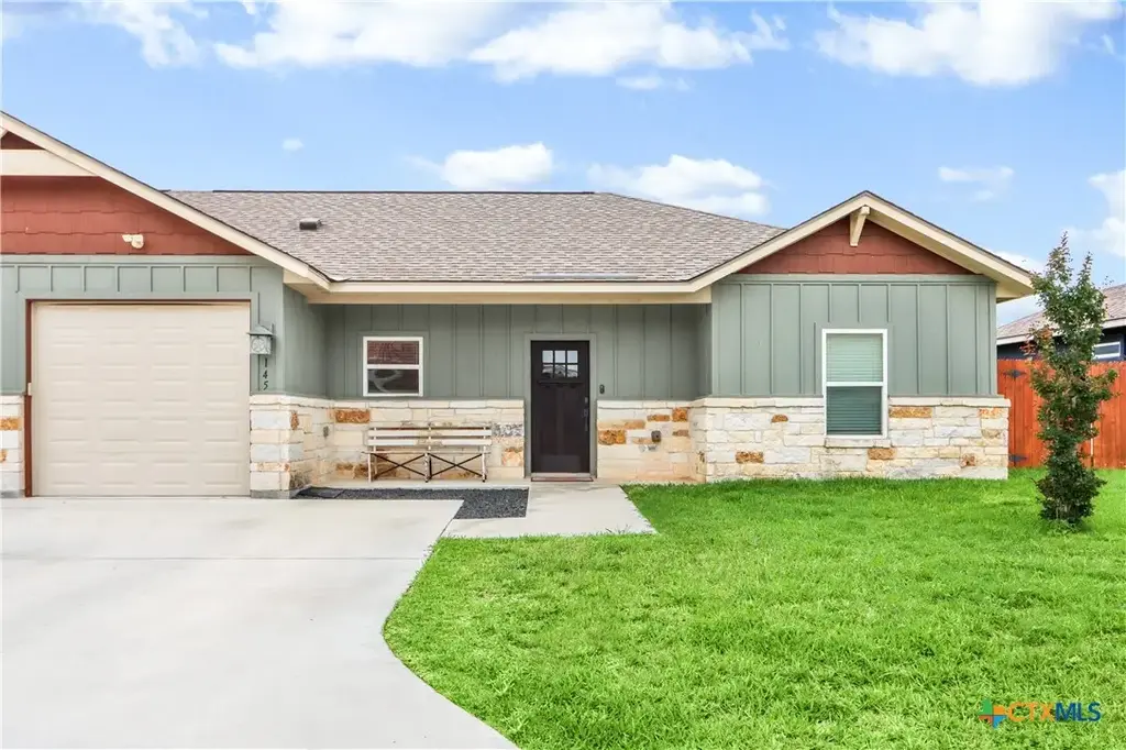 145 Navarro Crossing, Seguin