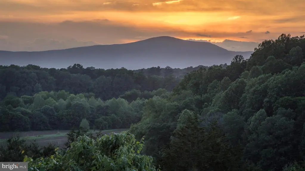 2427 S Blue Ridge Tpke, Rochelle