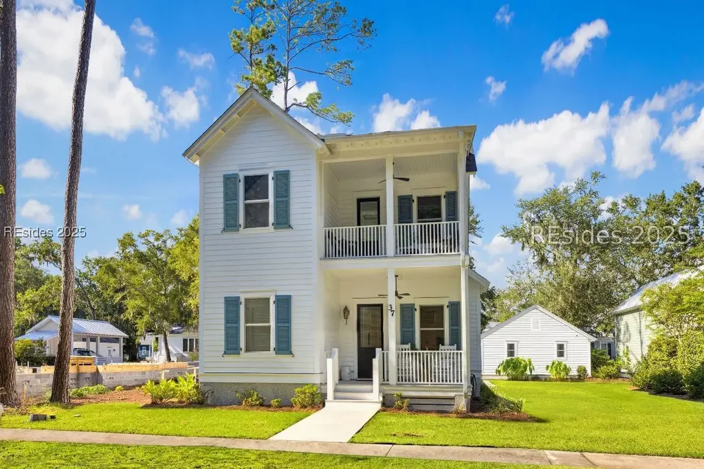 37 Park Square S, Beaufort