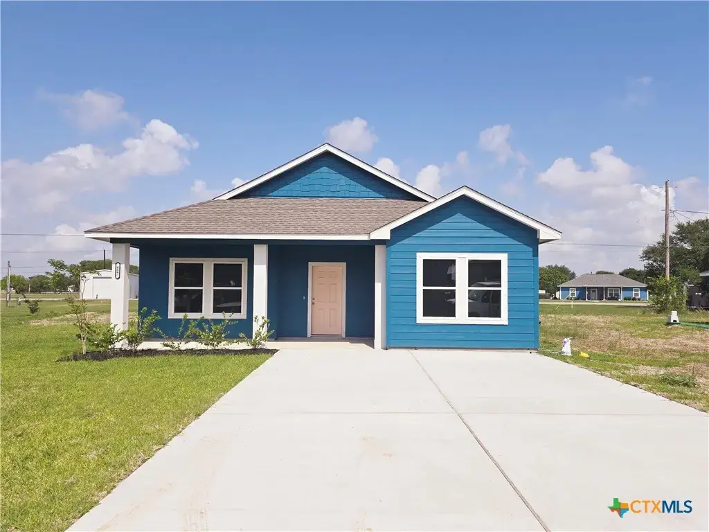 607 W Bayshore Drive, Palacios