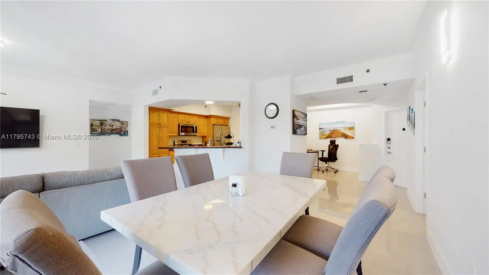 Photo of Listing #A11795743