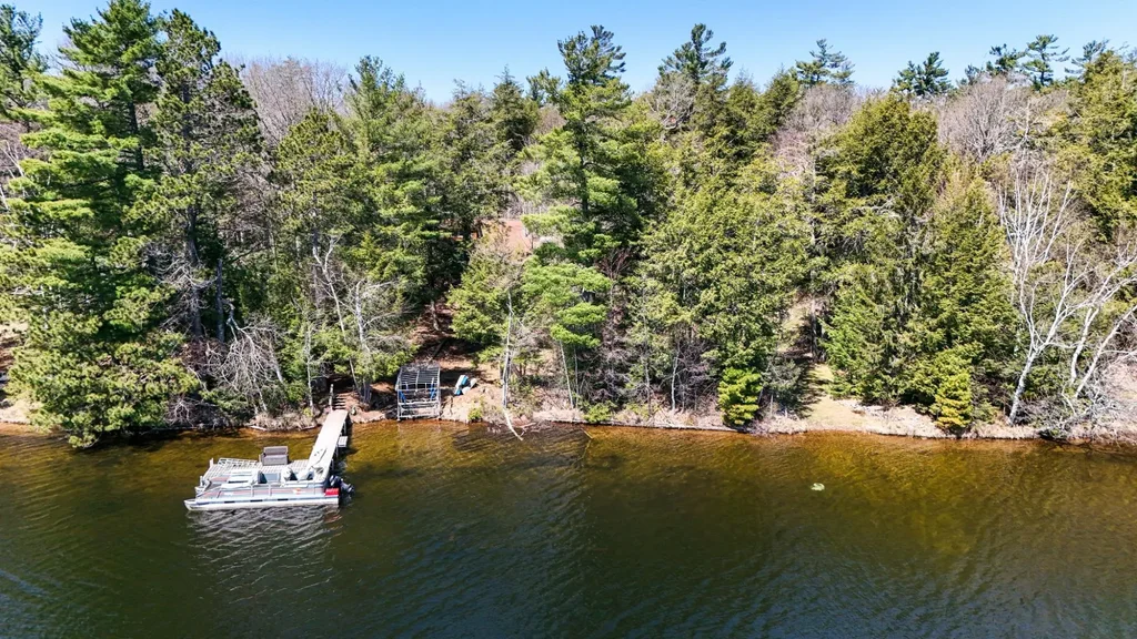 9036 Clear Lake Rd W, Lac du Flambeau