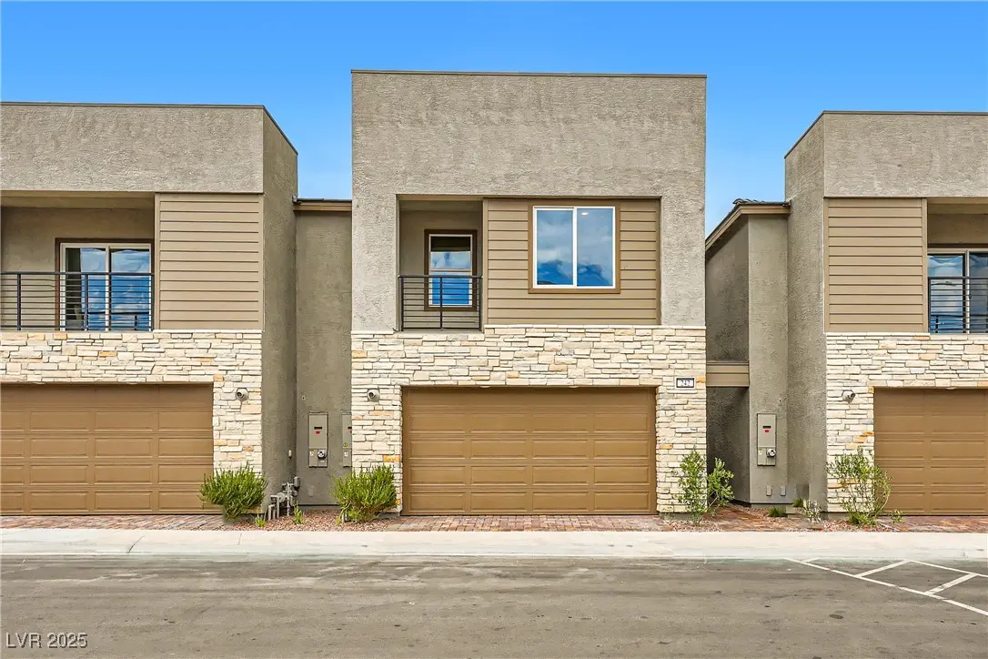 Photo of Listing #2681298