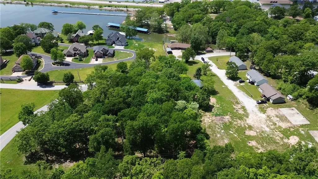 2609 Lake Road 3, Grove