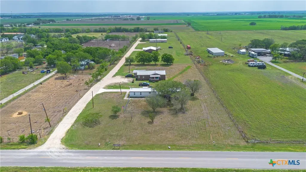 5677 And 5671 Huber Road, Seguin