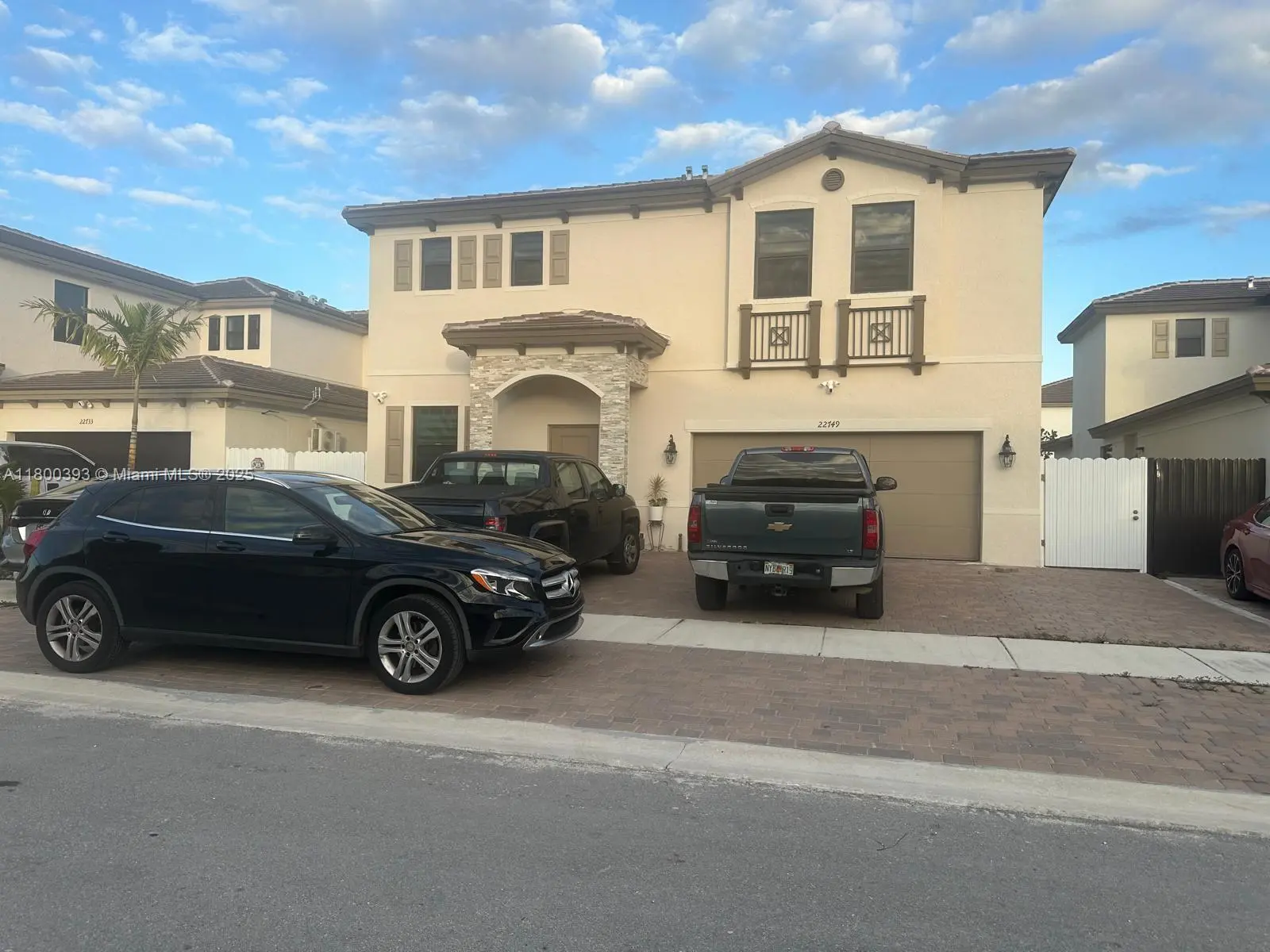 Photo of Listing #A11800393