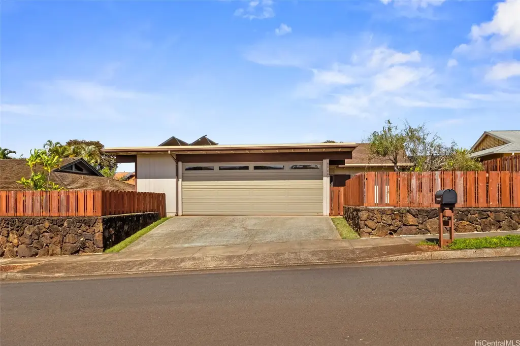94-444 Makapipipi Street, Mililani