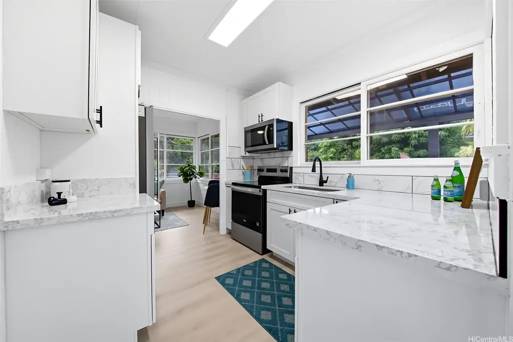 1273 California Avenue, Wahiawa