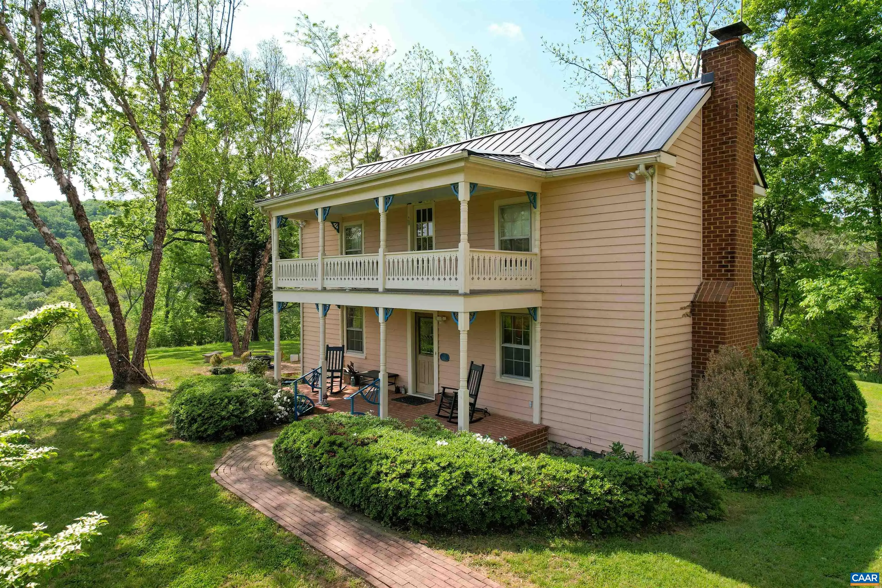 5722 James River Rd, Gladstone