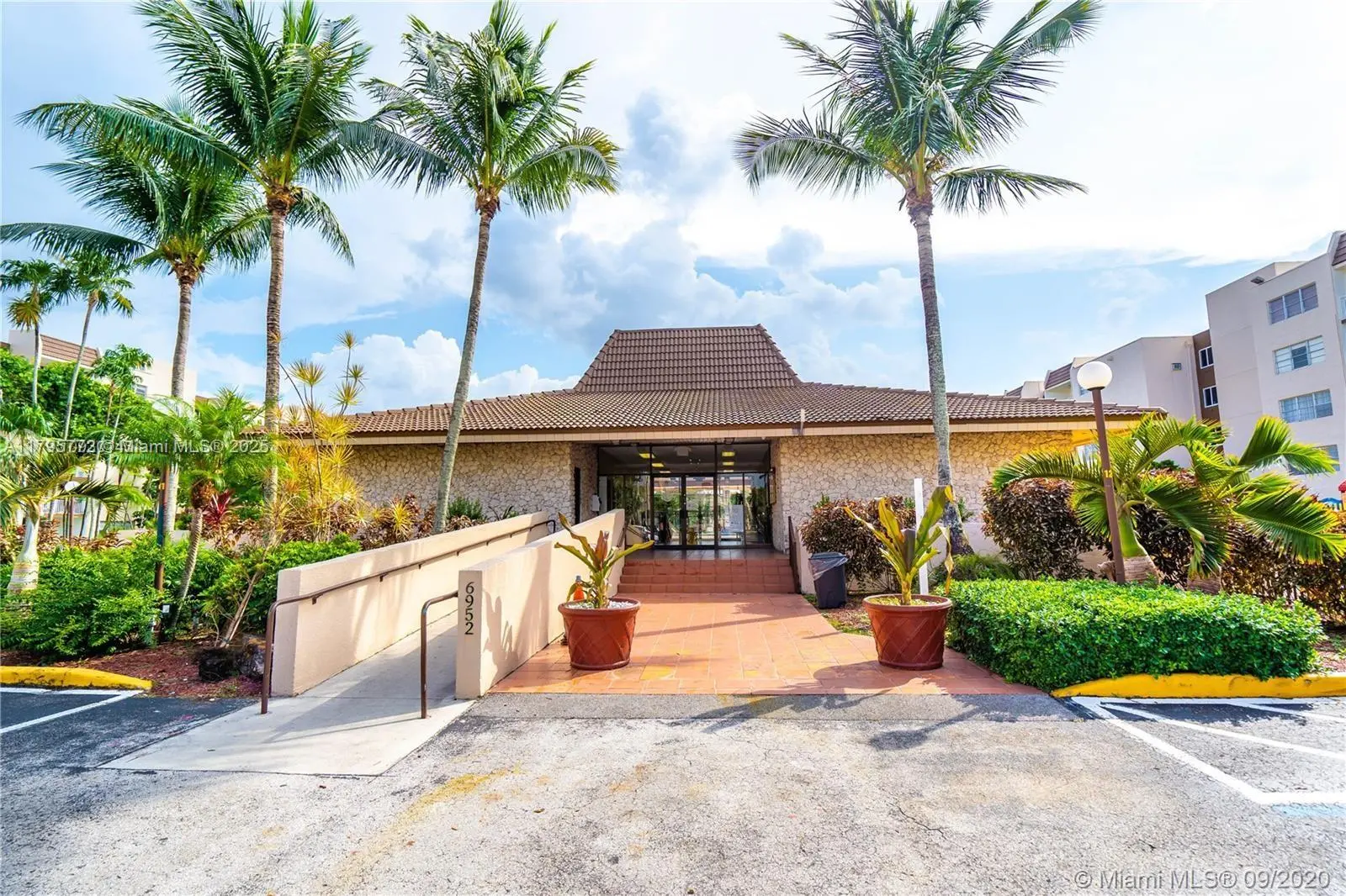 Photo of Listing #A11795772