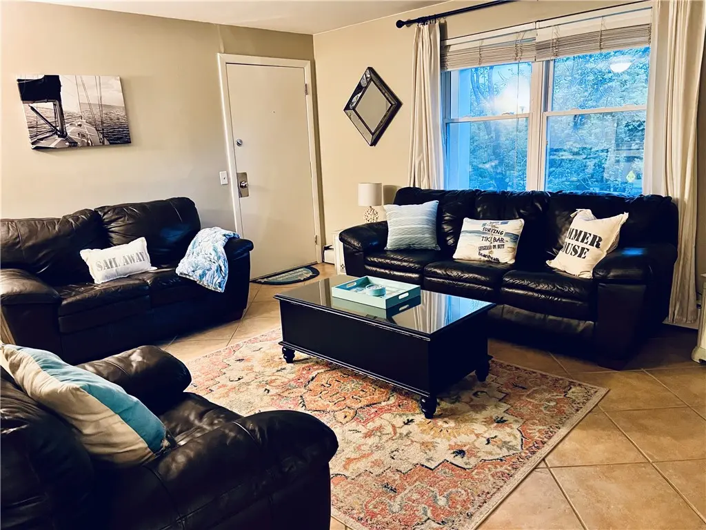 70 Carroll Ave # 708, Newport