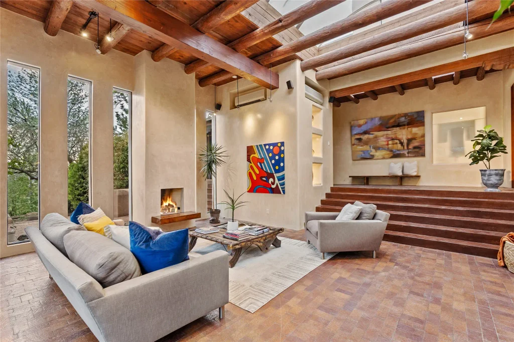 172 Vaquero Road, Santa Fe