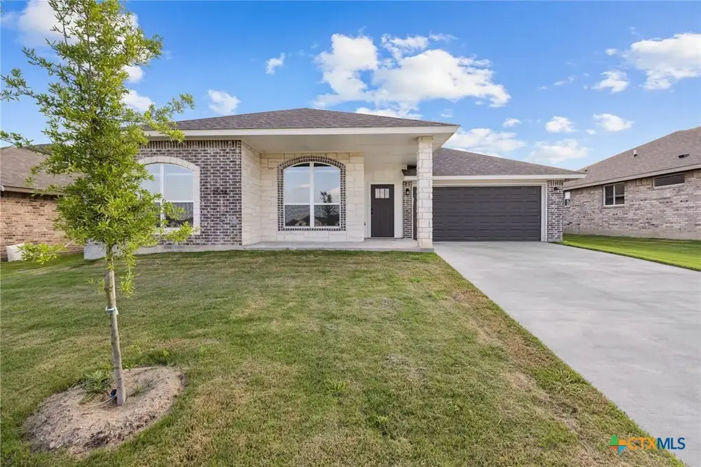 2534 Cowgirl Trail, Belton