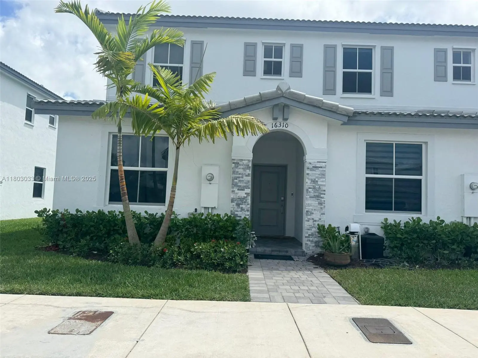 Photo of Listing #A11803033