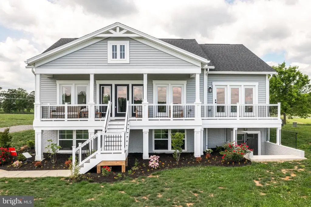 219 Rock Island Ridge, Mineral