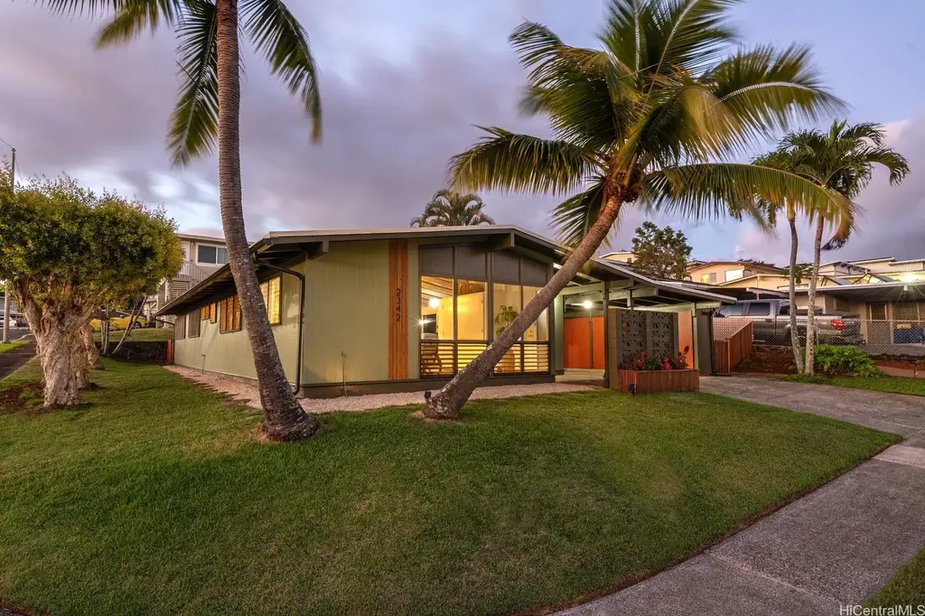 2342 Ahapule Street, Pearl City