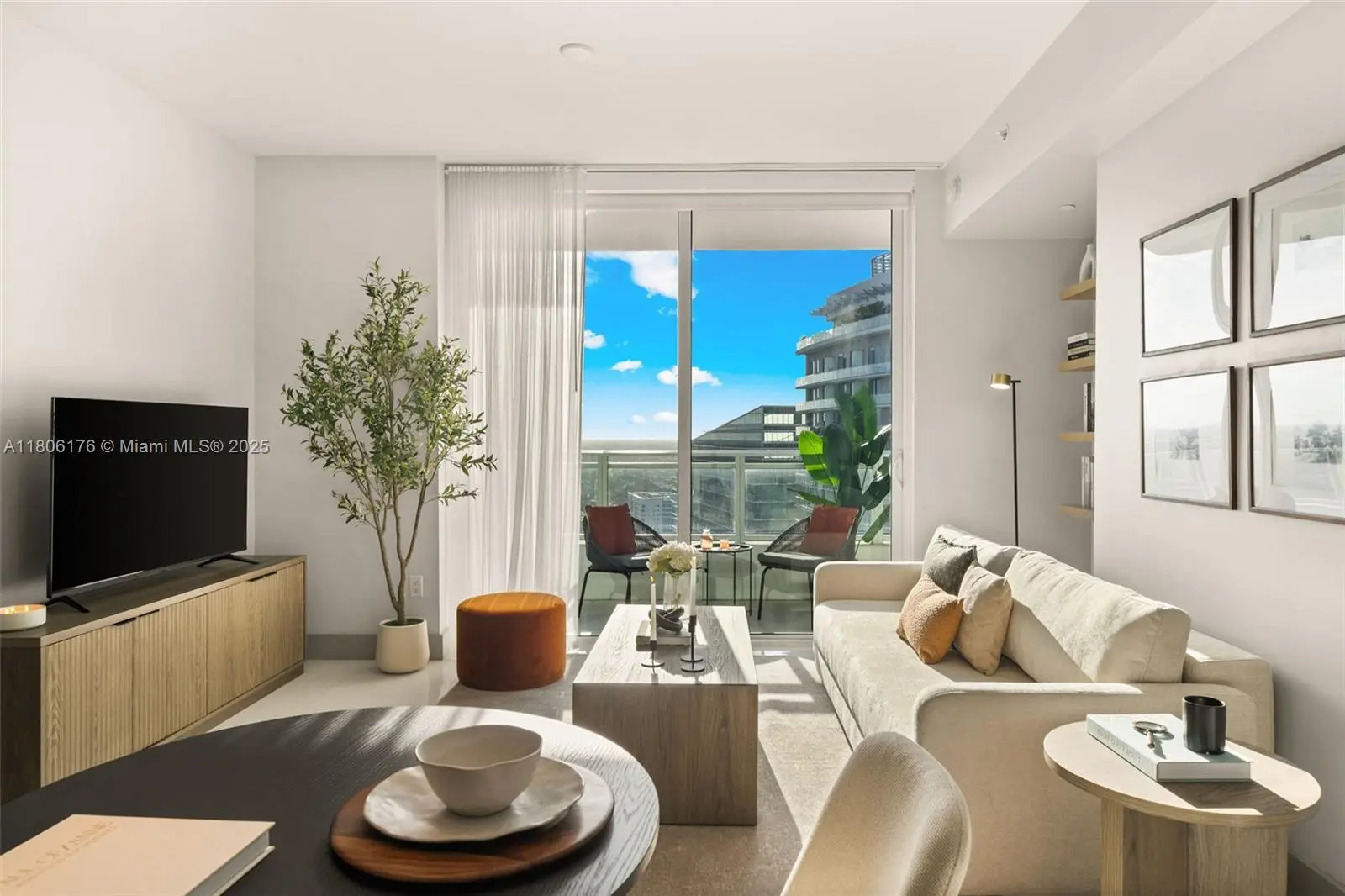 Photo of Listing #A11806176