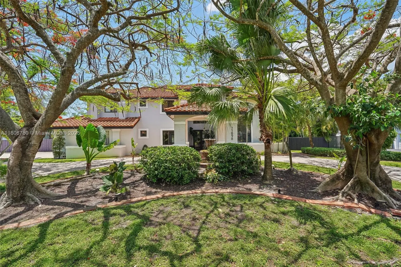 Photo of Listing #A11806780