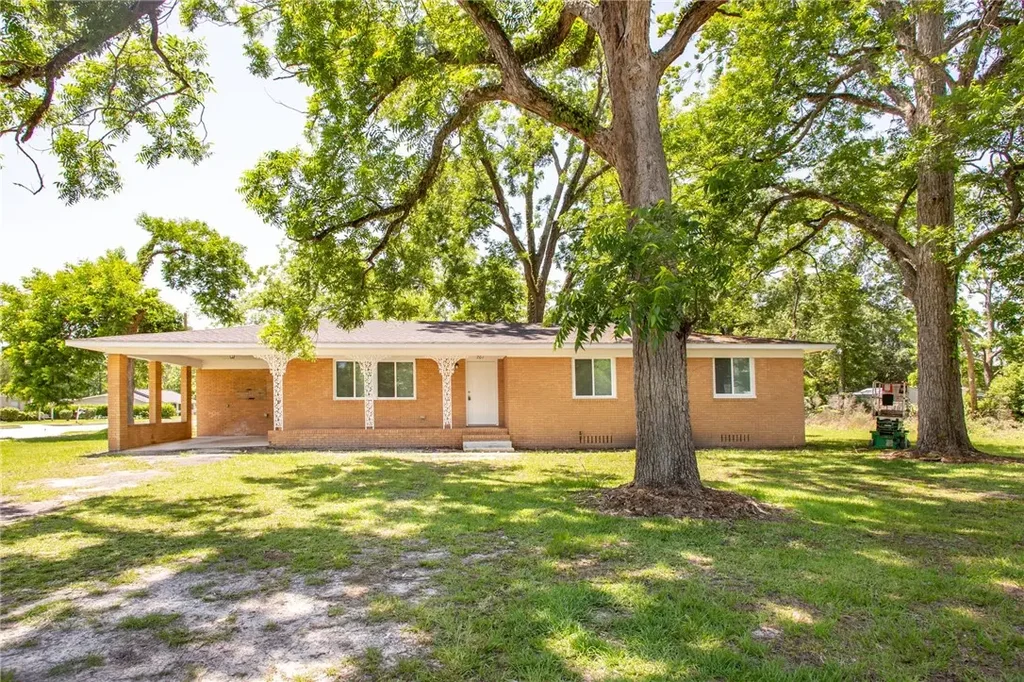 201 Washington Avenue, Waycross