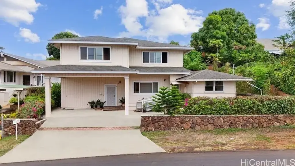 99-060 Nalopaka Place, Aiea