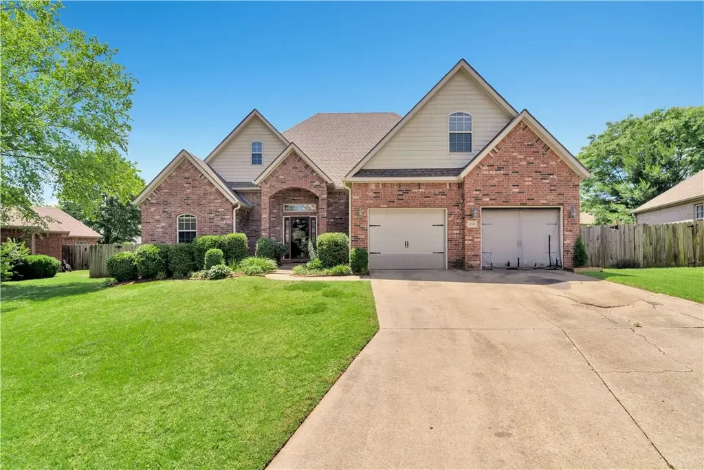 4755 W Plymouth Rock Place, Fayetteville