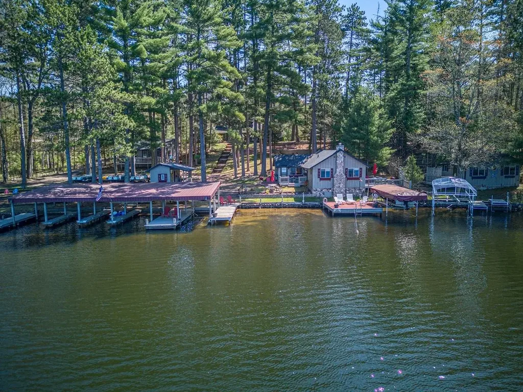 12901 Timber Lodge Ln, Manitowish Waters