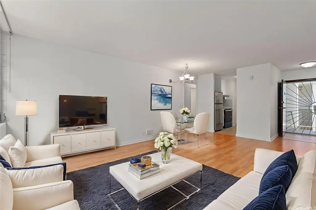 98-1042 Moanalua Road # 2-303, Aiea