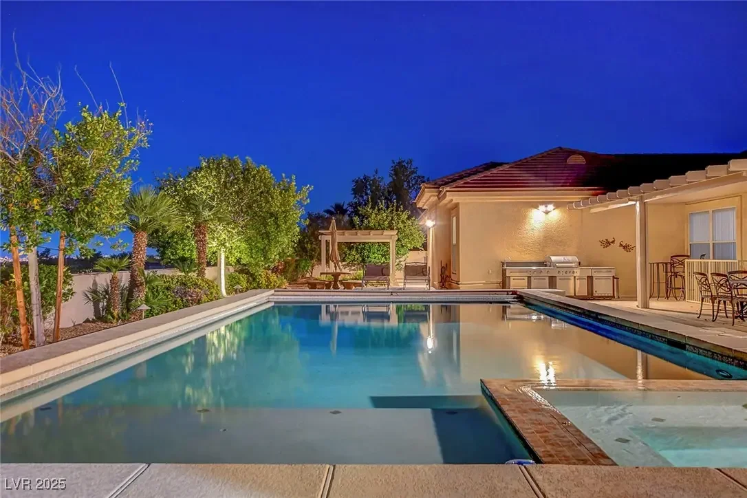 Photo of Listing #2685512