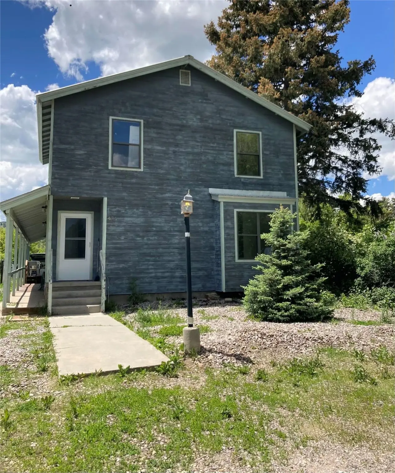 421 Maple Avenue, Chama