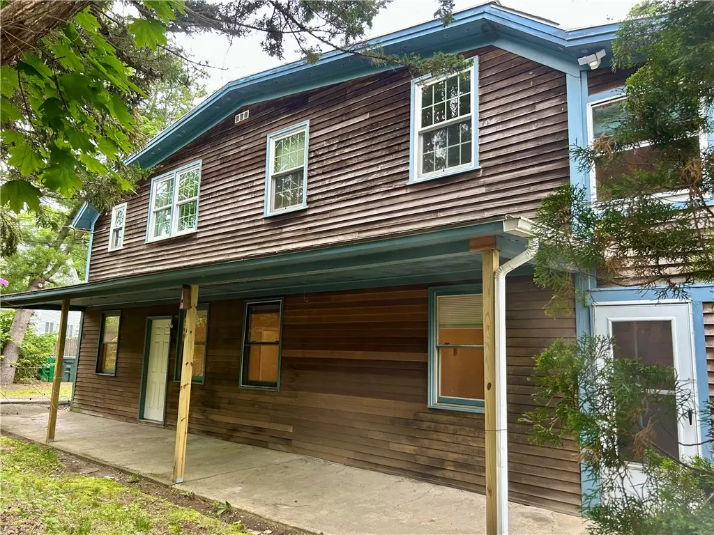 18 Railroad Ave, South Kingstown