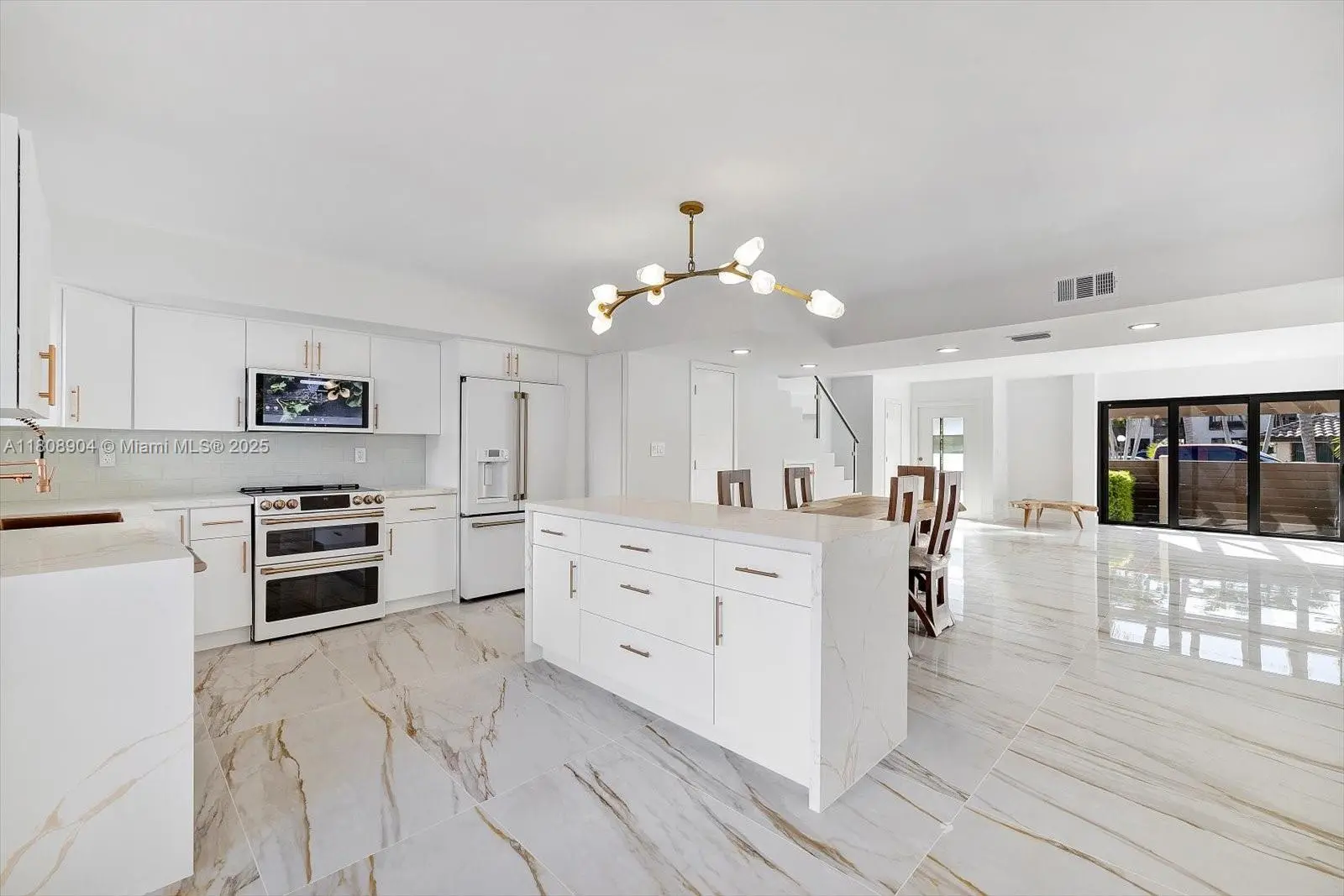 Photo of Listing #A11808904