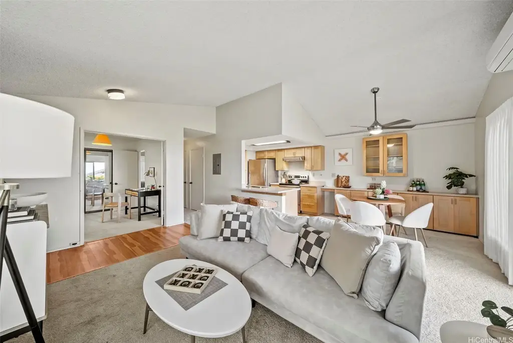 98-1712 Kaahumanu Street # 11a, Pearl City