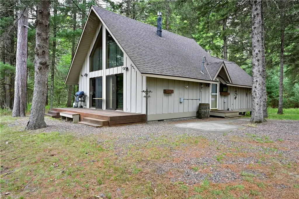 2775 Lake Road, Barnes