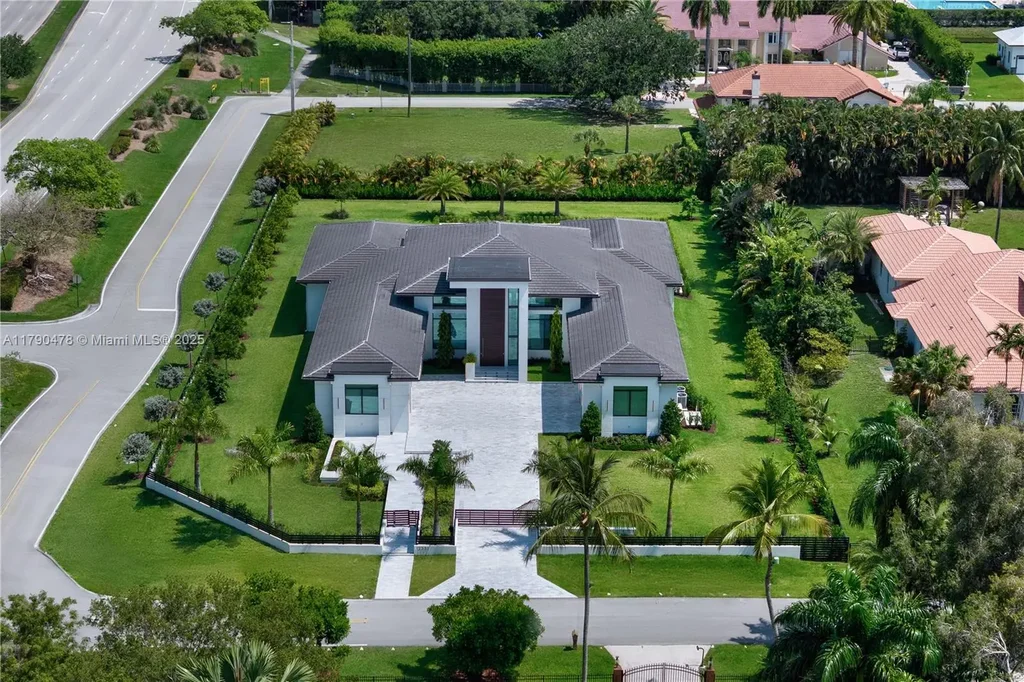 12331 Sw 2nd St, Plantation