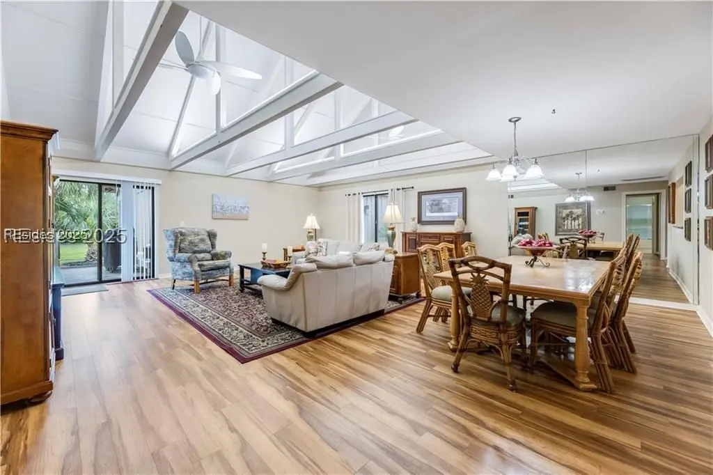 Photo of Listing #453792