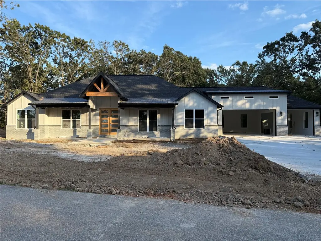 8560 S Pleasant Valley Road, Decatur