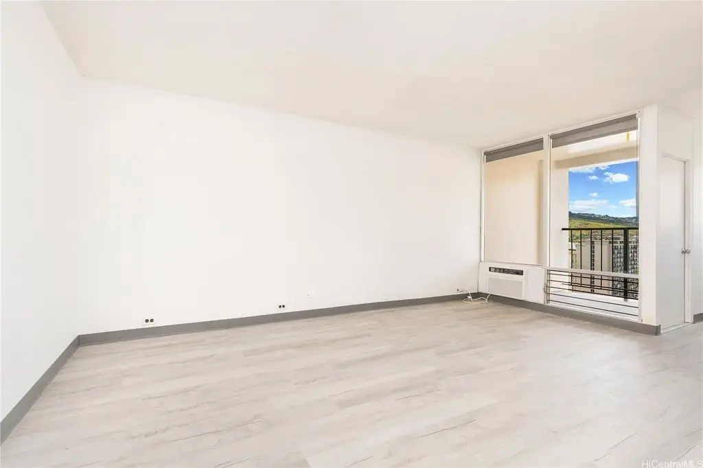 747 Amana Street # 1607, Honolulu
