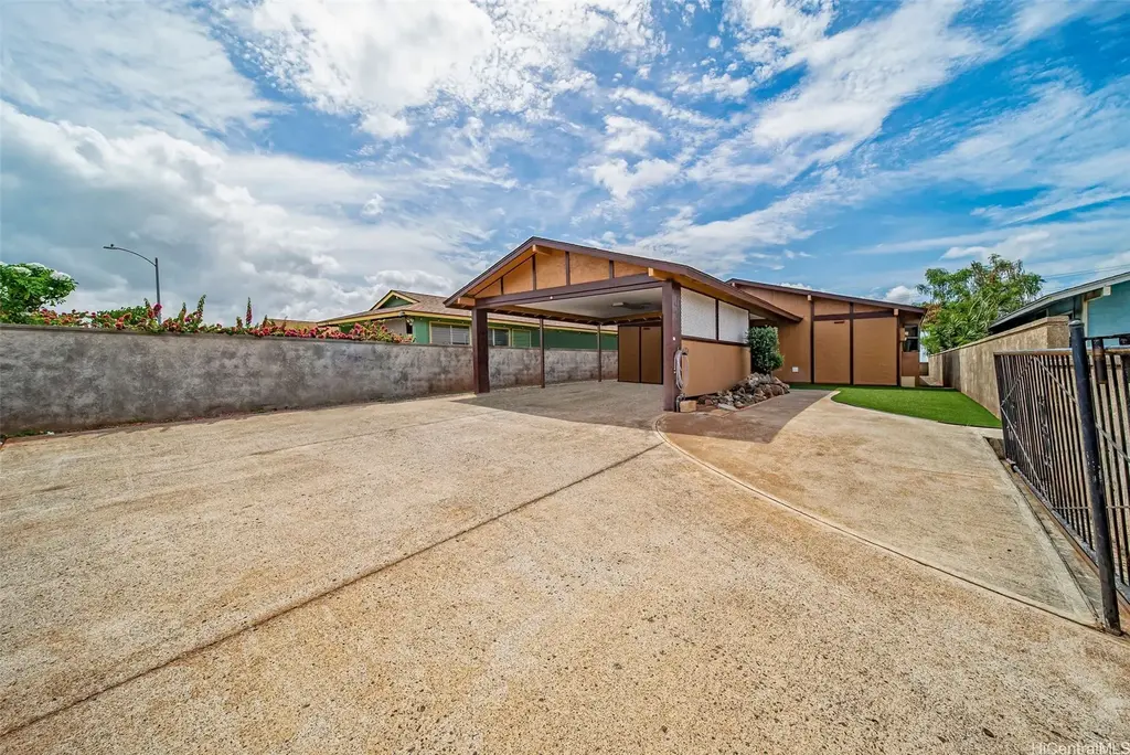 94-165 Kupuohi Place, Waipahu