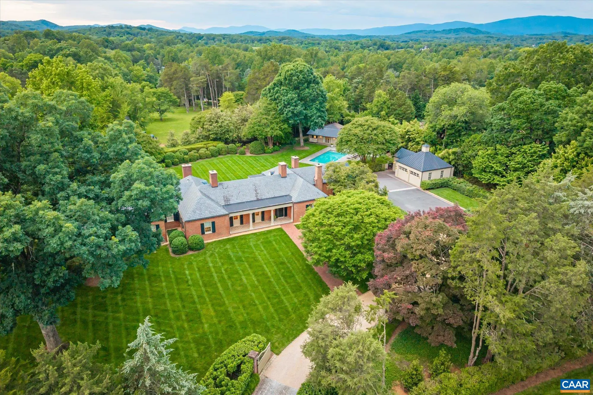 2215 Blue Ridge Ln, Charlottesville