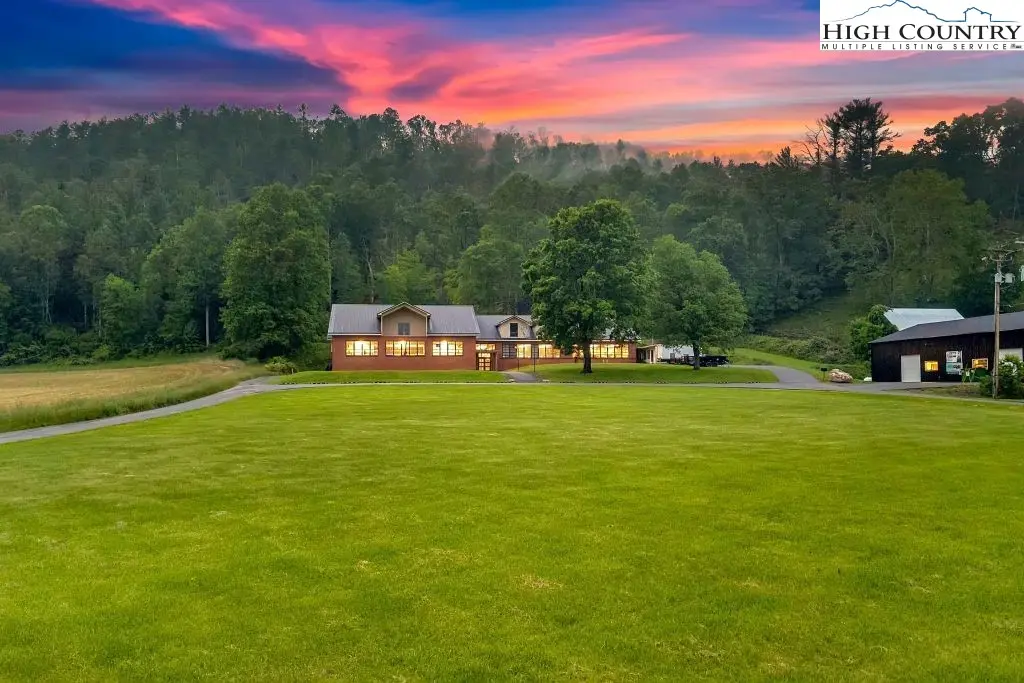 5500 Roan Creek, Mountain City