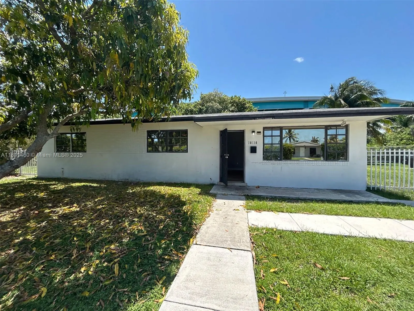 Photo of Listing #A11811460