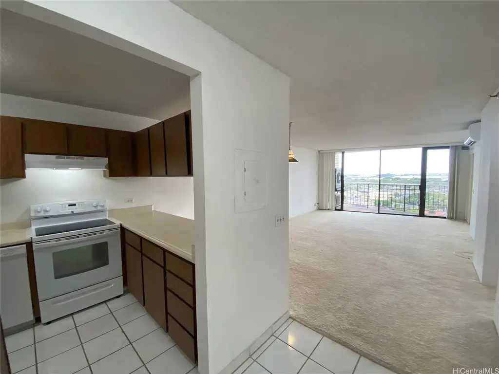 98-501 Koauka Loop # A1008, Aiea