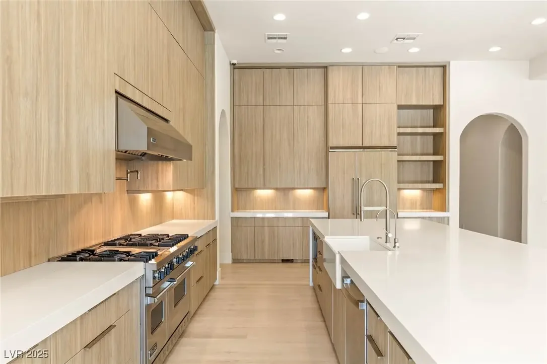 Photo of Listing #2688592